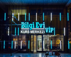 Bilgi-Evi-VİP---Kurs-Merkezi-Dış-Cephe-Işıklandırma-ve-Kutu-Harf-Çalışması2